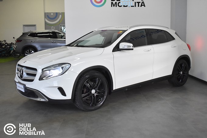 MERCEDES-BENZ GLA 180 CDI Automatic Sport